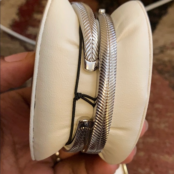 Elgin golden color set: watch and bracelet - Picture 3 of 4